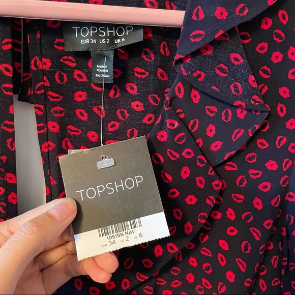 NWT TopShop Lip Print Open Back Dress - Picture 7 of 8